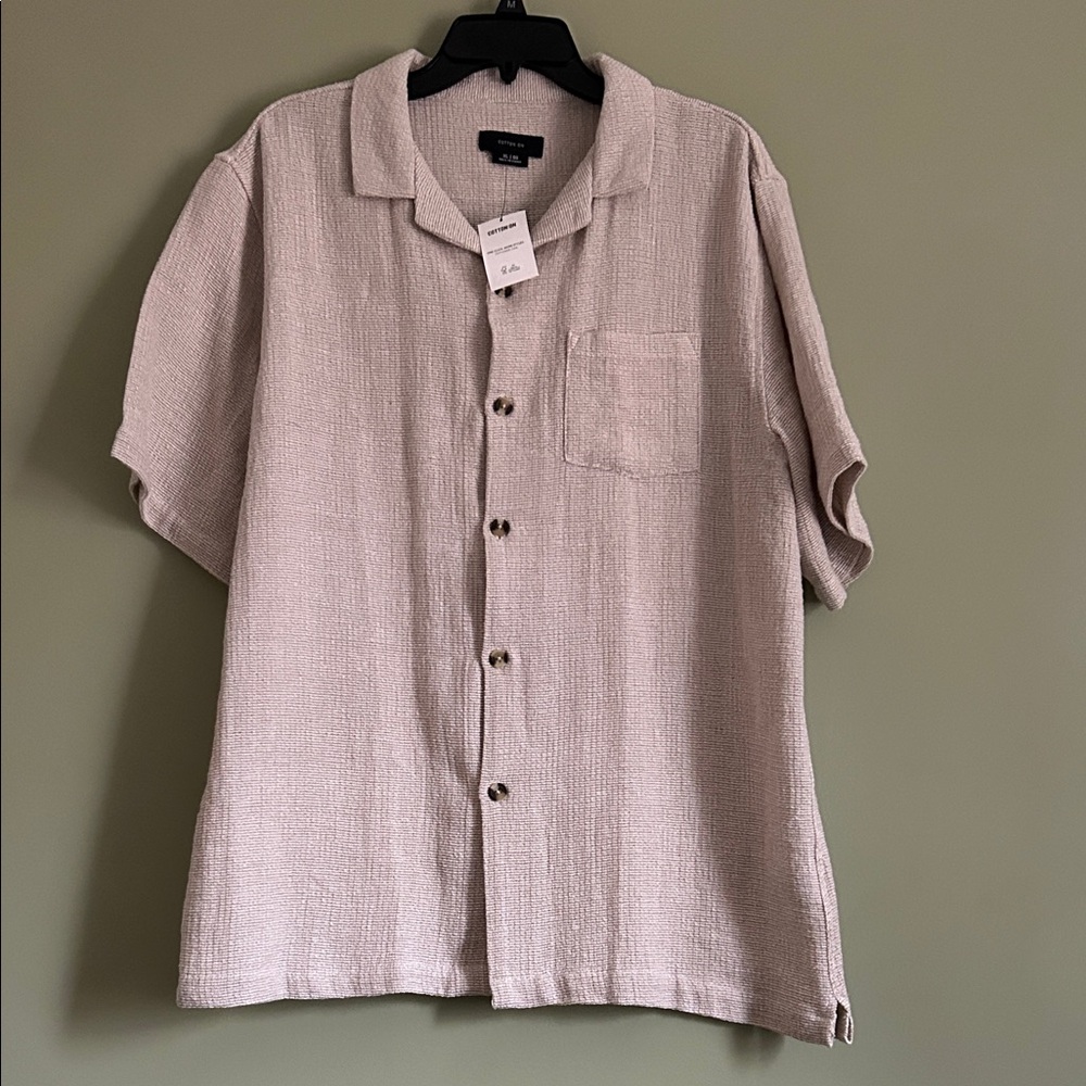 NWT COTTON:ON Men's Beige Button Up Short Sleeve Shirt Size XL